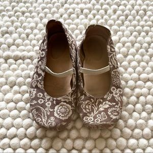 Pèpè shoes from Italy.